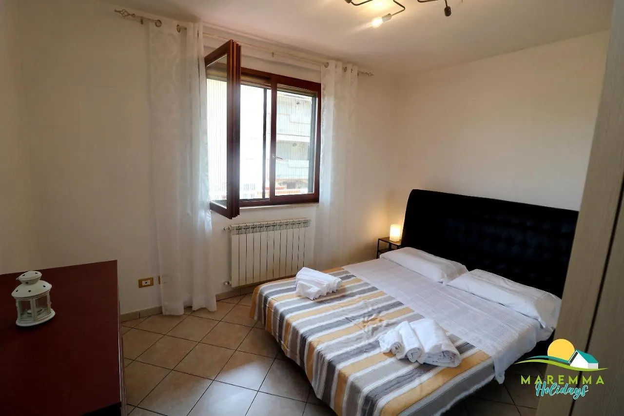 Maremma Holidays:Faro Apartment Follonica Italy