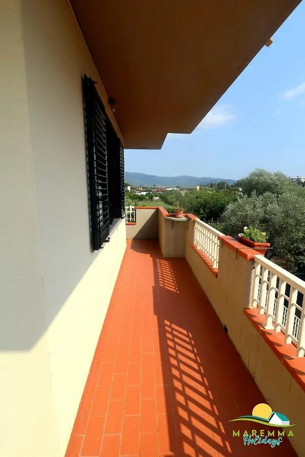 Maremma Holidays:Faro Apartment Follonica