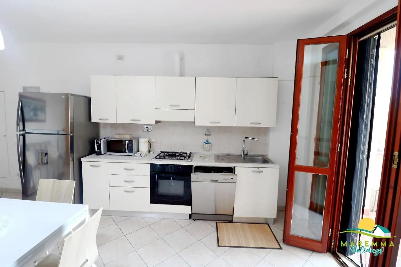 Maremma Holidays:Faro Apartment Follonica