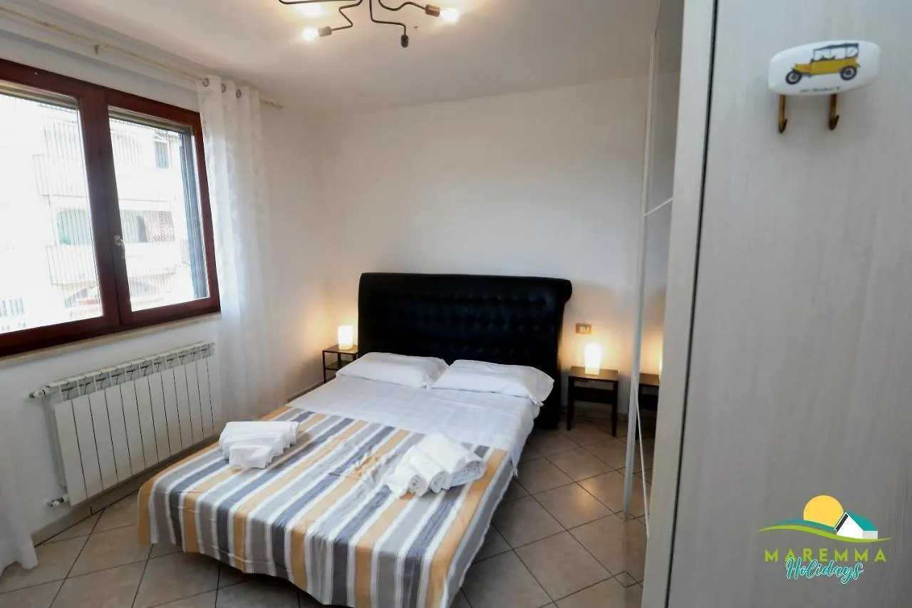 Maremma Holidays:Faro Apartment Follonica Italy