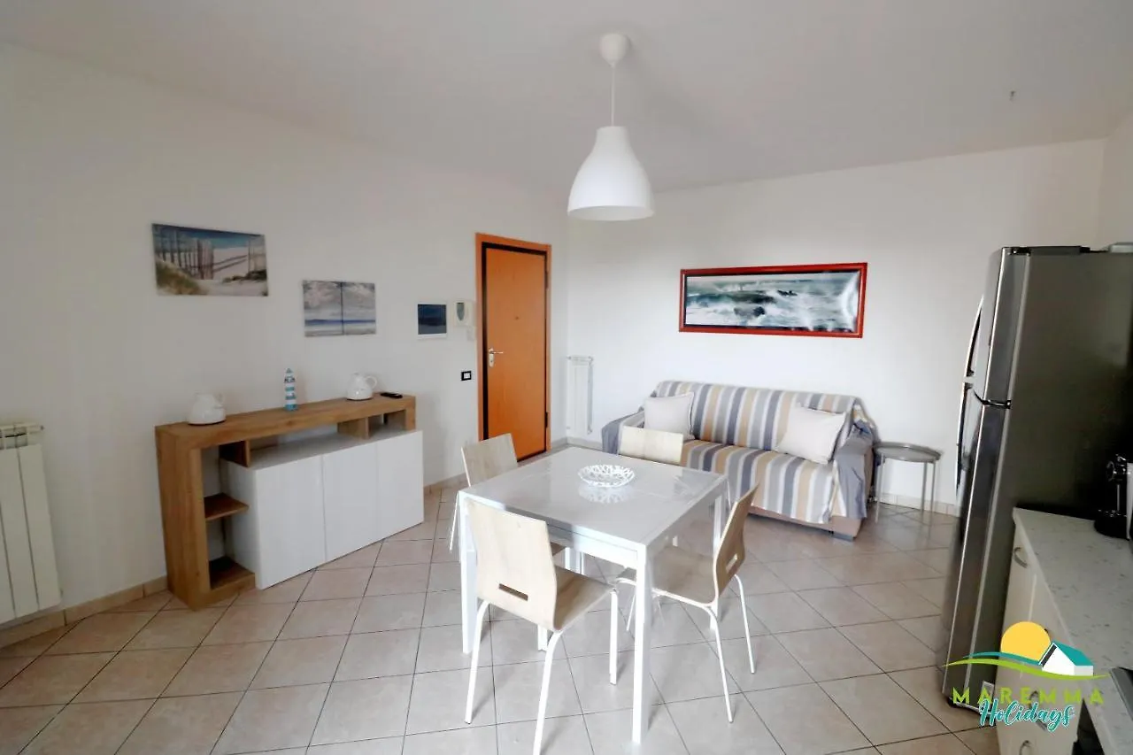 Maremma Holidays:Faro Apartment Follonica 0*,  Italy