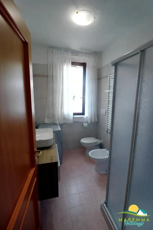Maremma Holidays:Faro Apartment Follonica